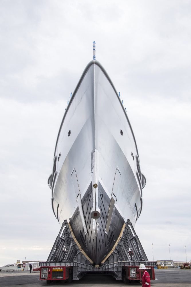 5Benetti-FB277_the-launch-5-667x1000