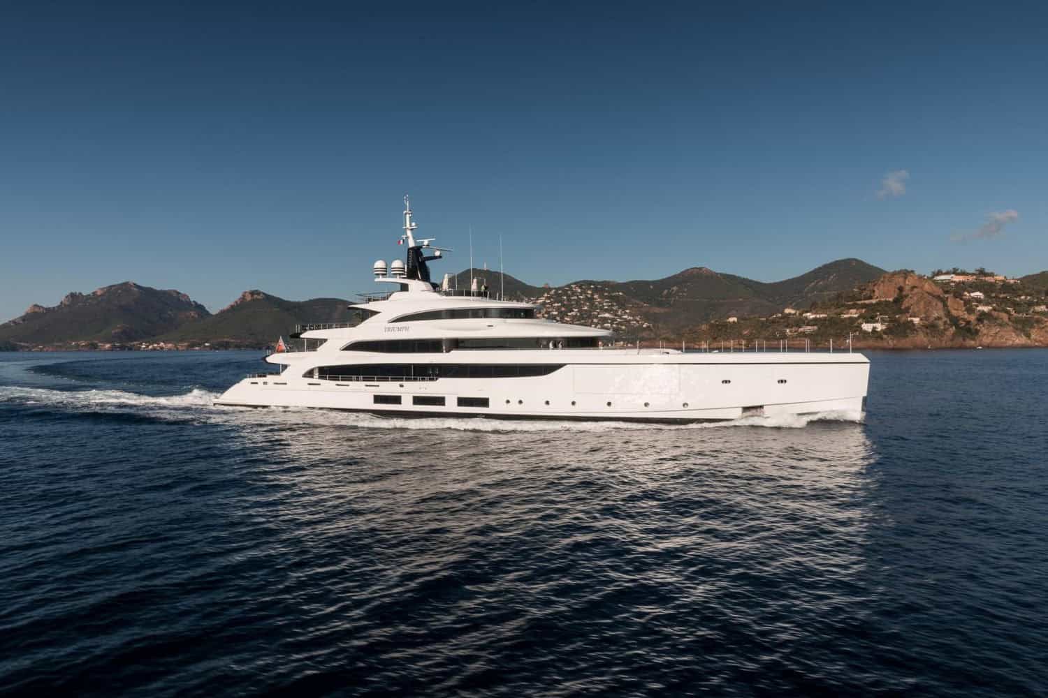 Benetti-Triumph-65M-1500x1000