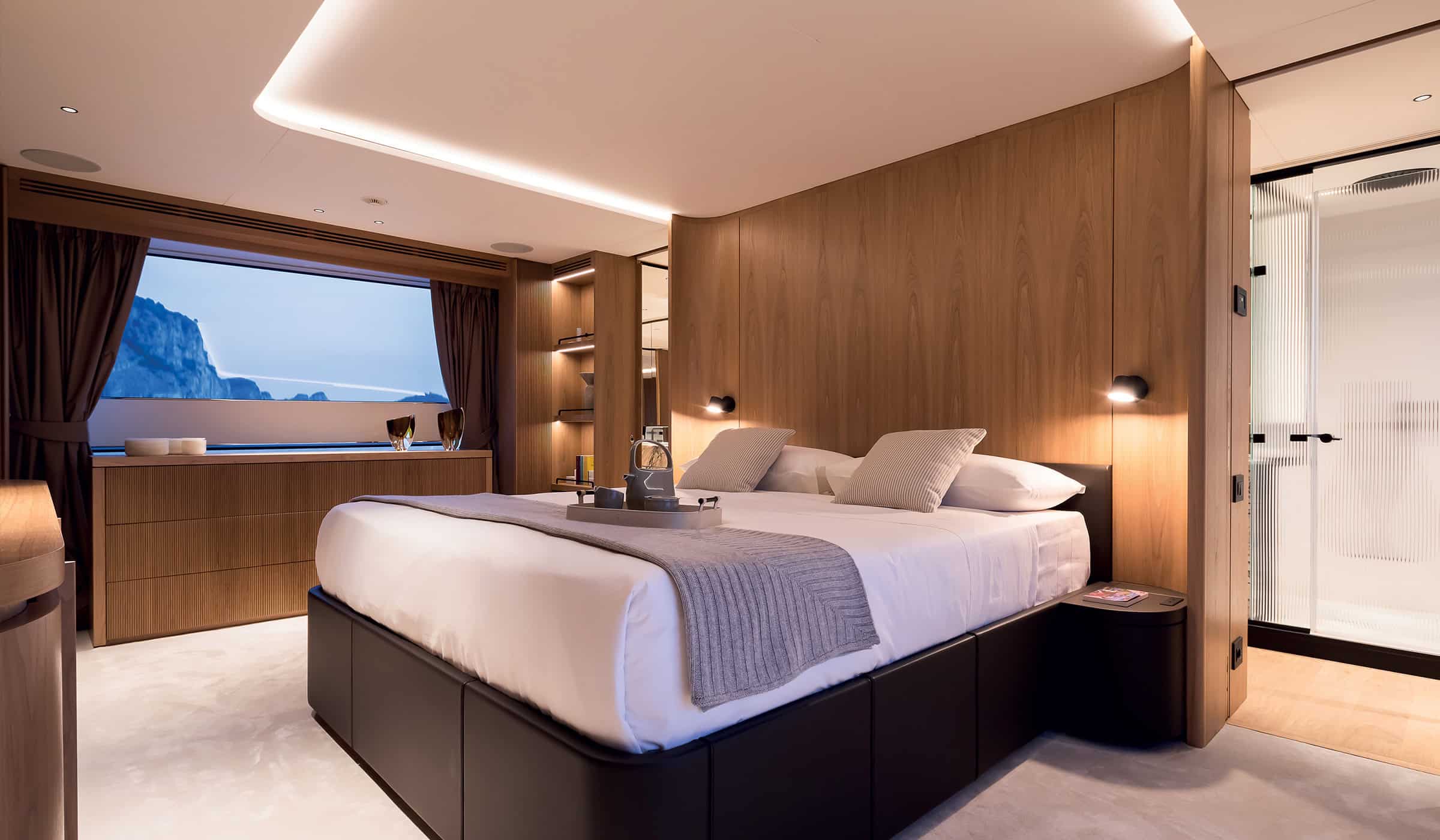 Benetti-Yachts-Oasis-34M-Interior-Carousel-02-Owners-Suite