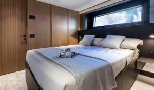 Benetti-Yachts-Oasis-34M-Interior-Carousel-05-Lower-Deck