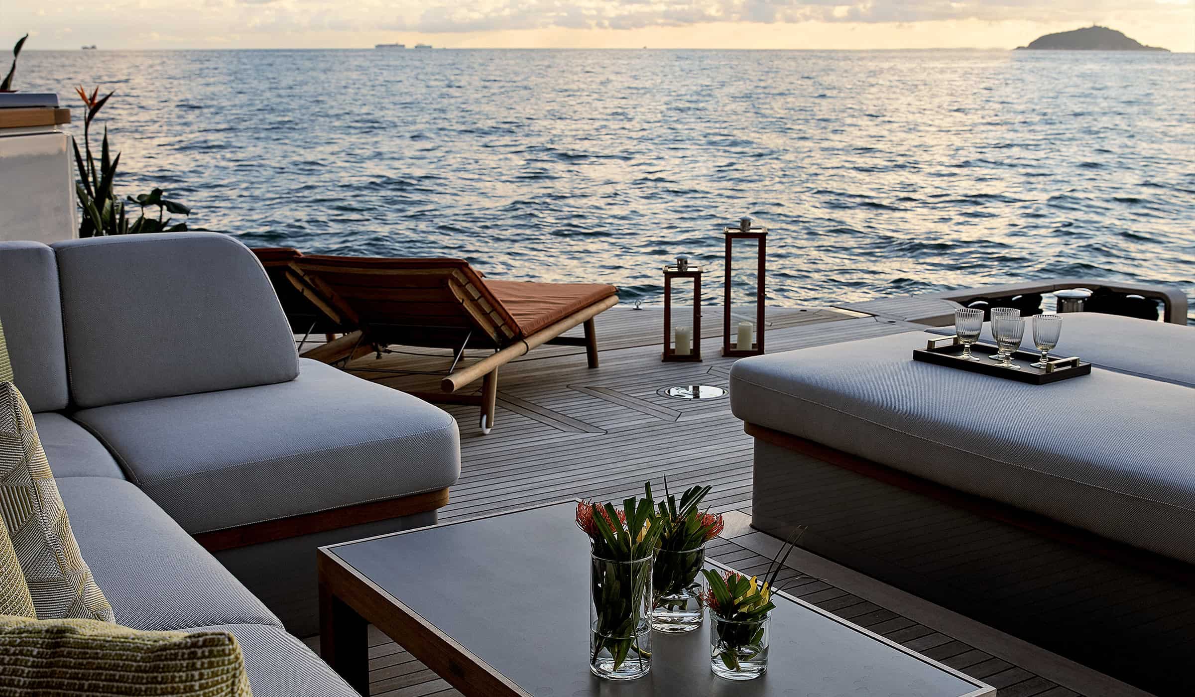 Benetti-Yachts-Oasis-Family-Carousel-05-Social-Design