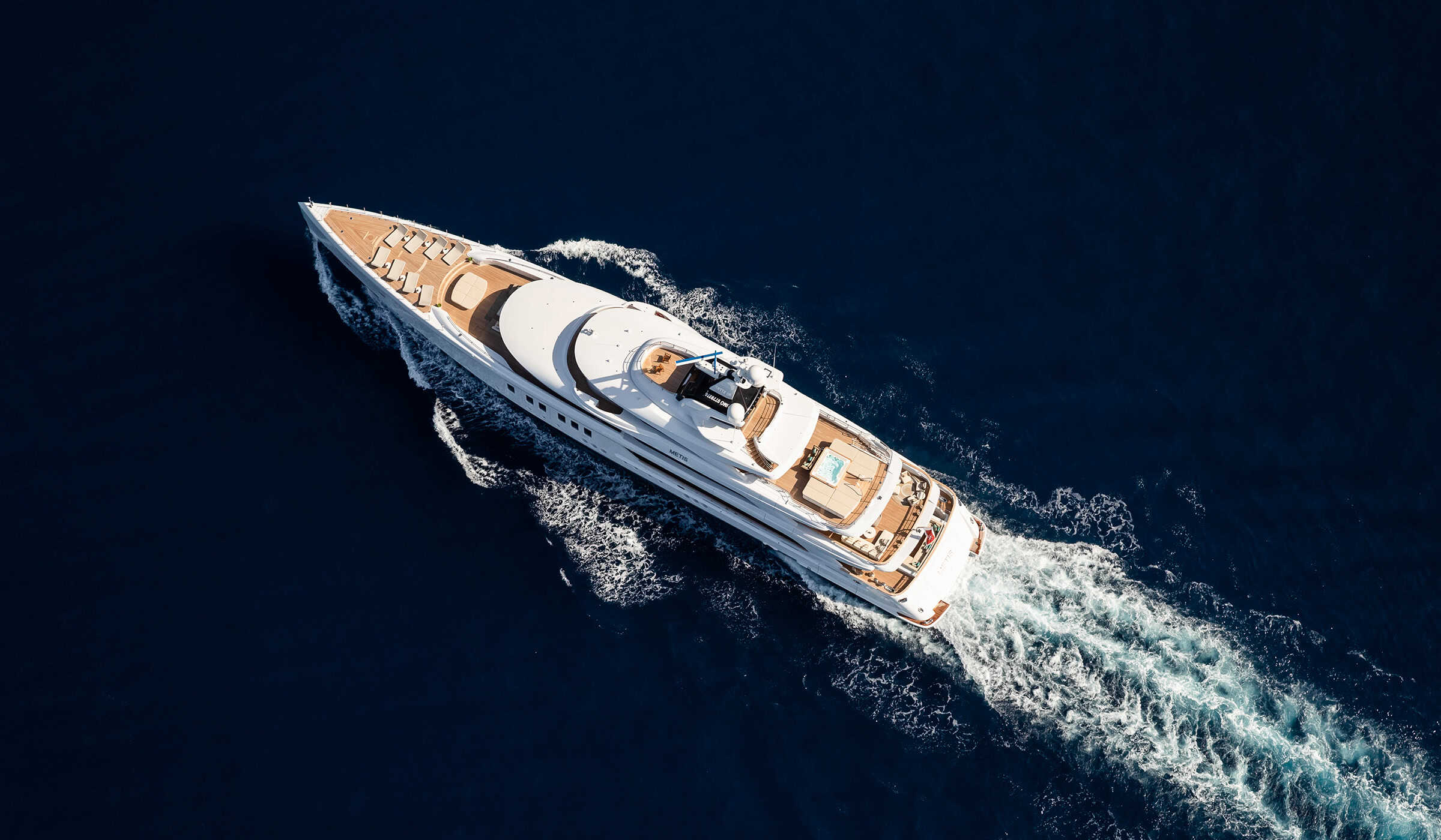 Benetti-HOY-Design-Hub-Giorgio-M-Cassetta-07-Carousel-02-Metix