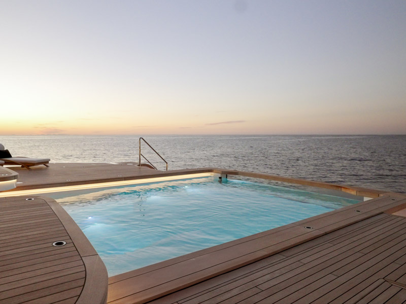 Benetti-Yachts-B-Now-67M-Exteriors-02-Oasis-Deck_02