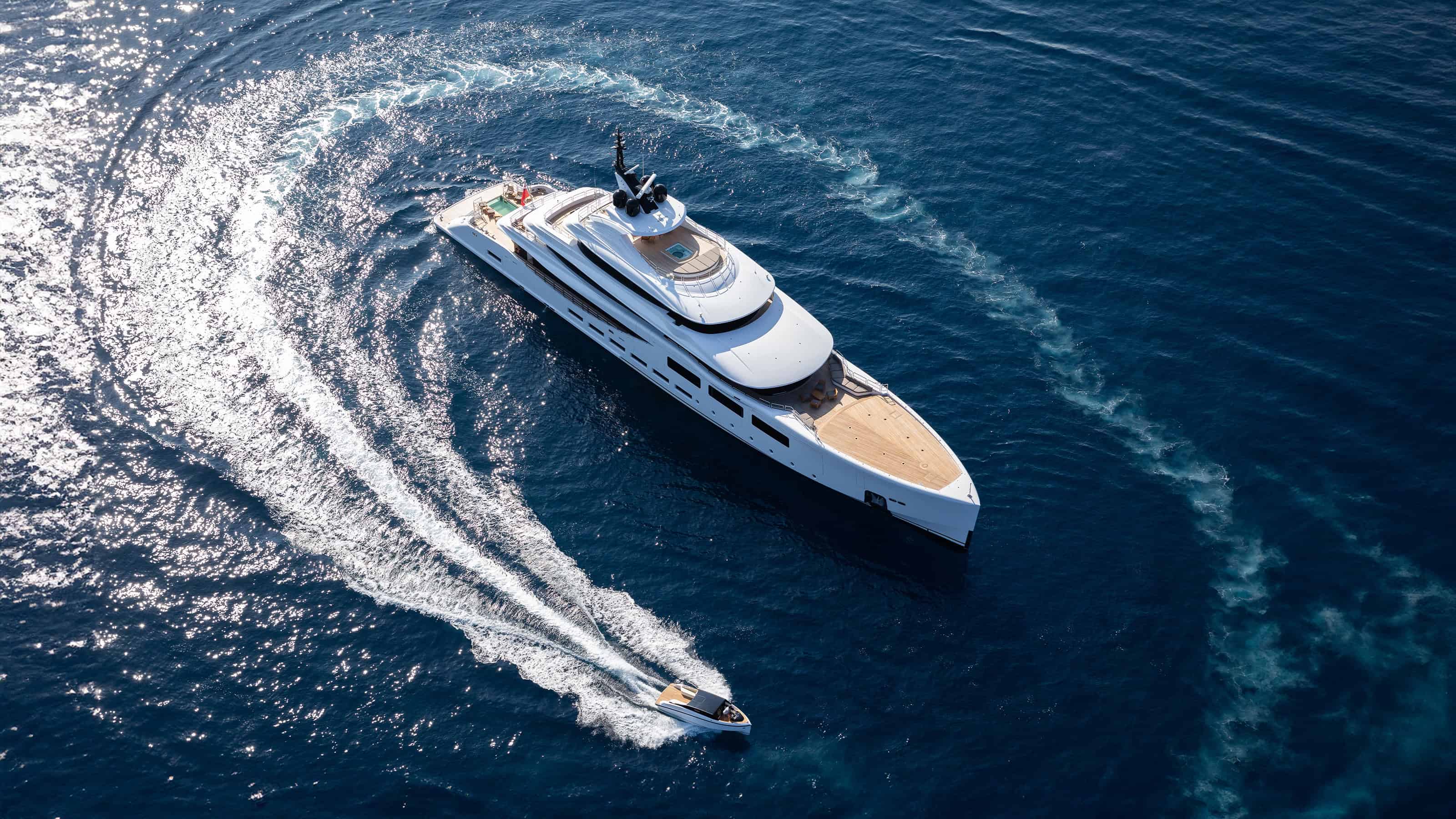 Benetti-Yachts-Custom-Alfa-Opening-Desktop