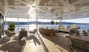 Benetti-Yachts-Custom-FB272-Luminosity-07-Carousel-01-Owners-Deck