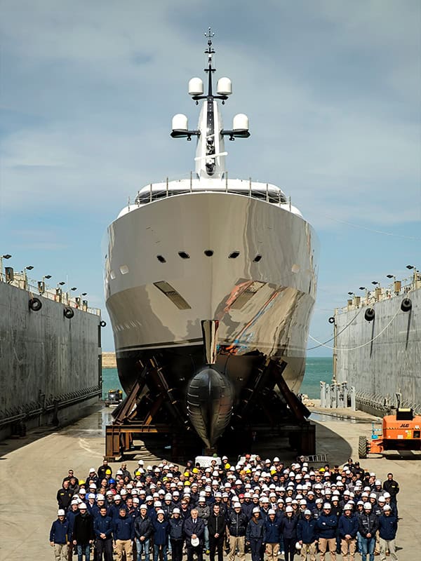 Benetti-Yachts-Custom-Ije-Exteriors-05-Quote