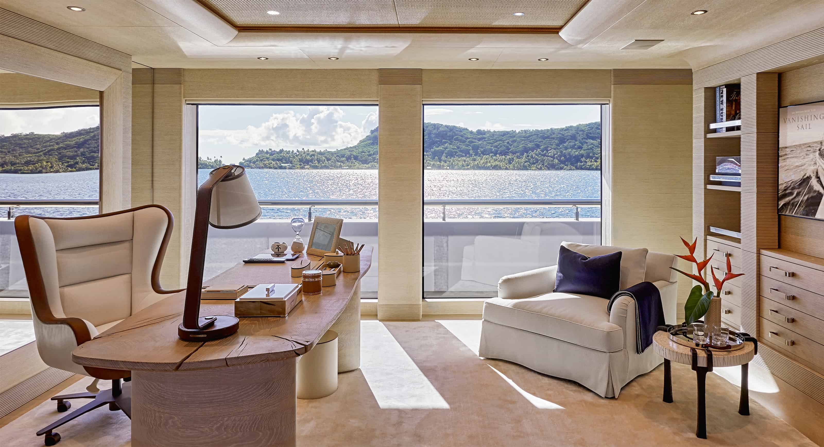 Benetti-Yachts-Custom-Ije-Interior-04-Fullscreen_NEW