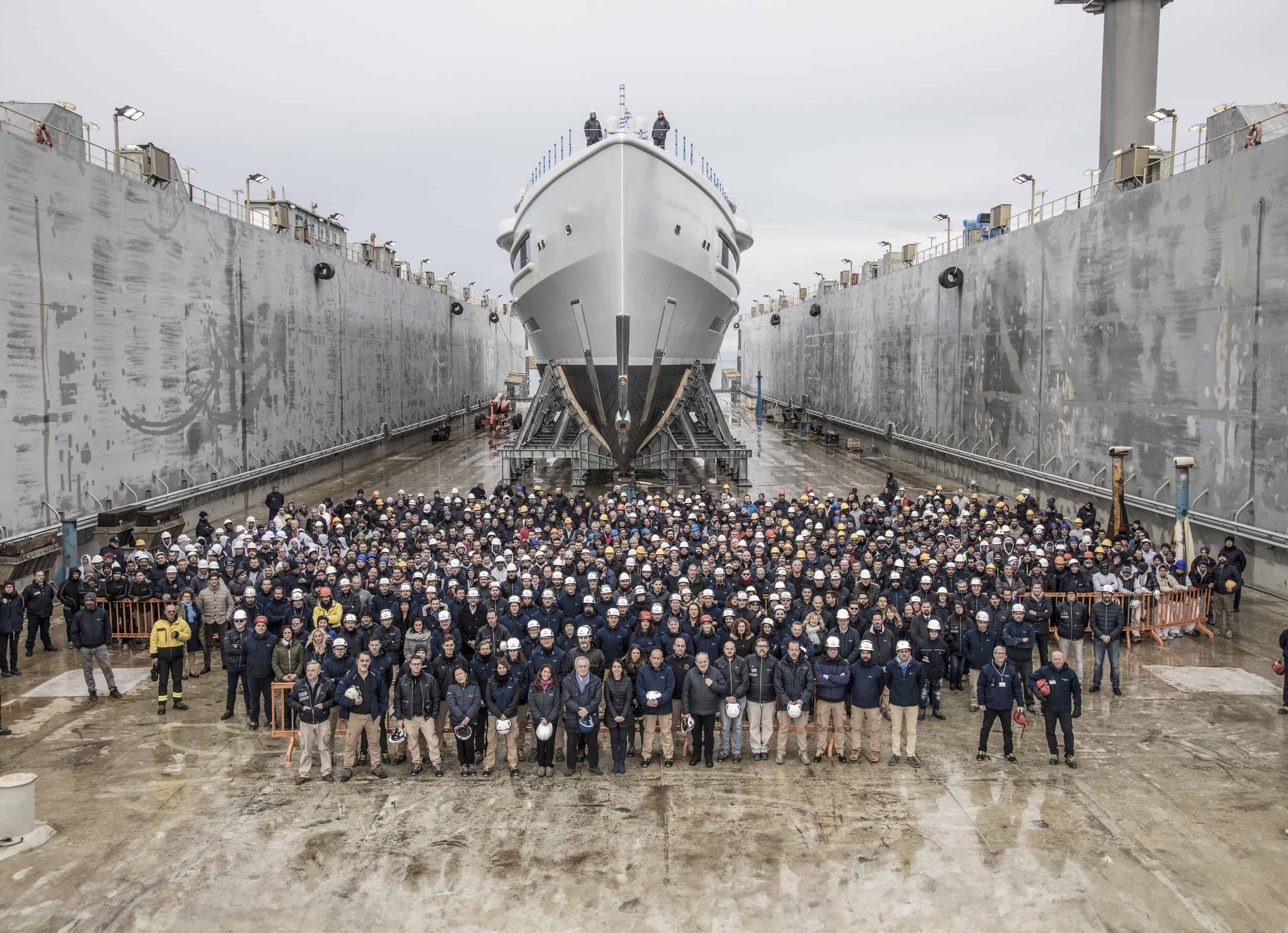 Benetti-Yachts-Custom-Lana-Exteriors-07-Fullscreen