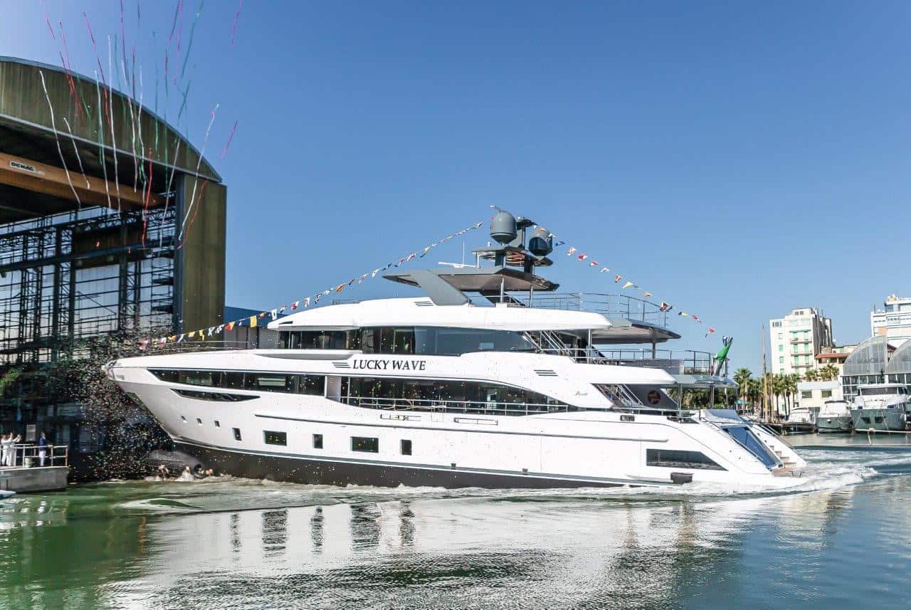 Benetti-MY-Lucky-Wave-launch_Diamond-