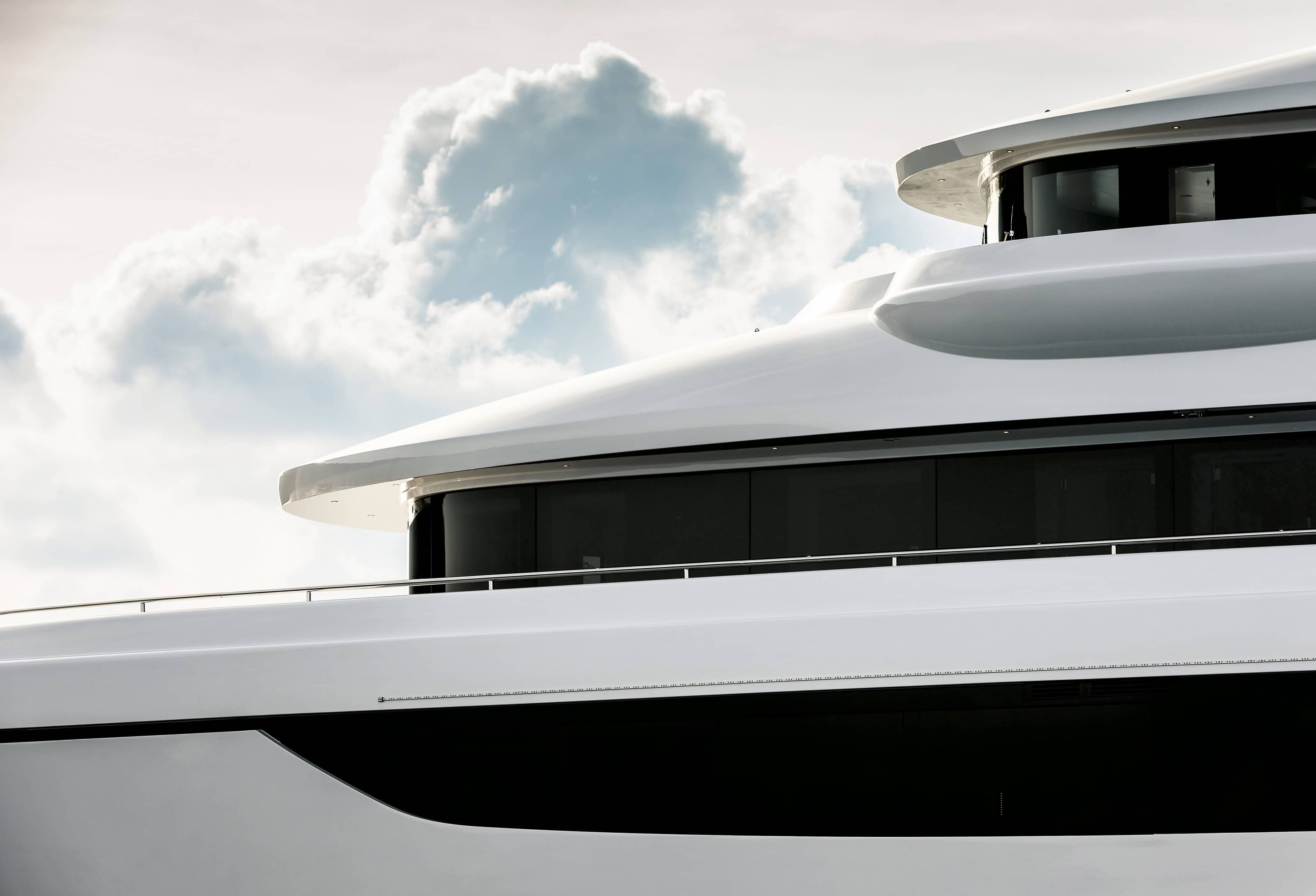 Benetti-Yachts-Custom-03-Fullscreen