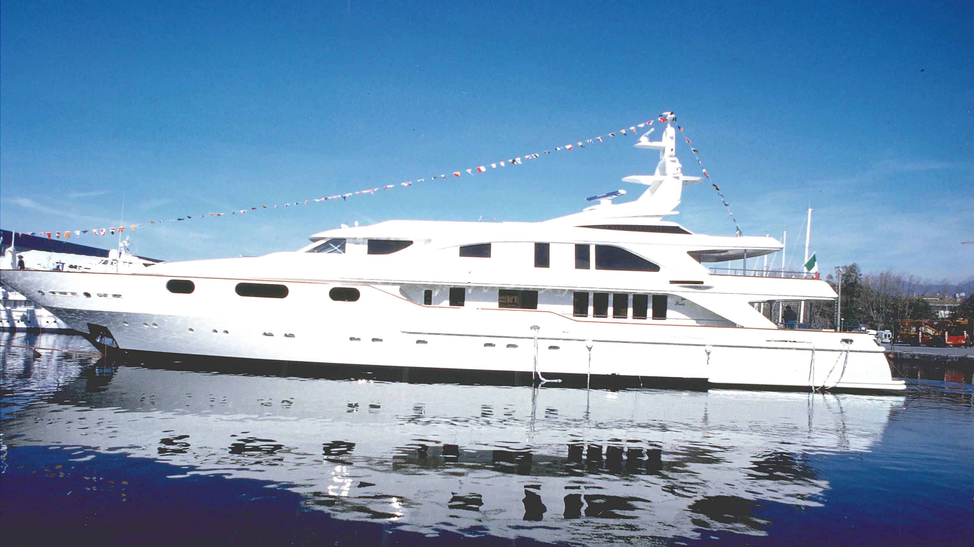 Benetti_Ambrosia_fleet_01