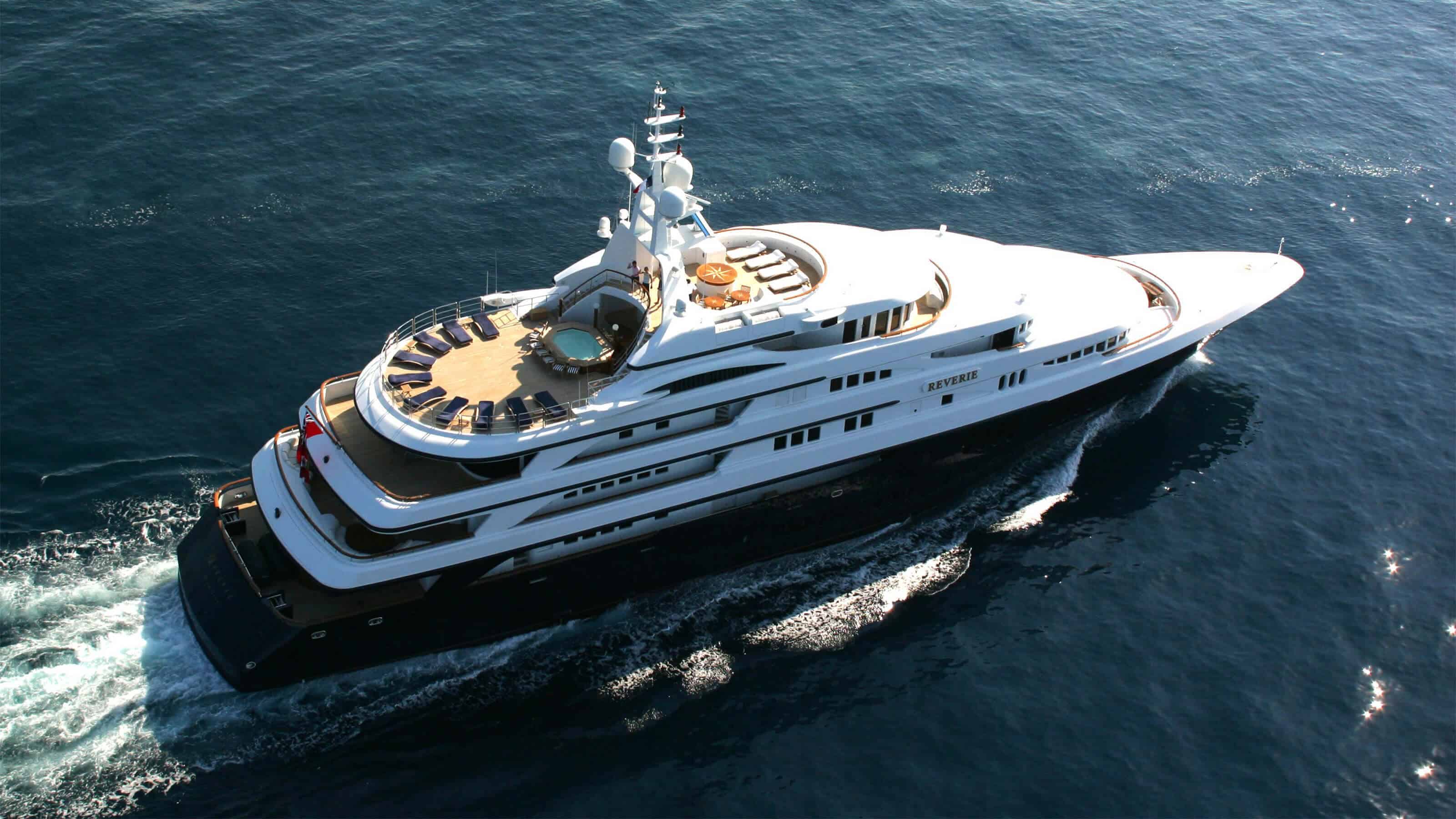 Benetti_Reverie_fleet_01