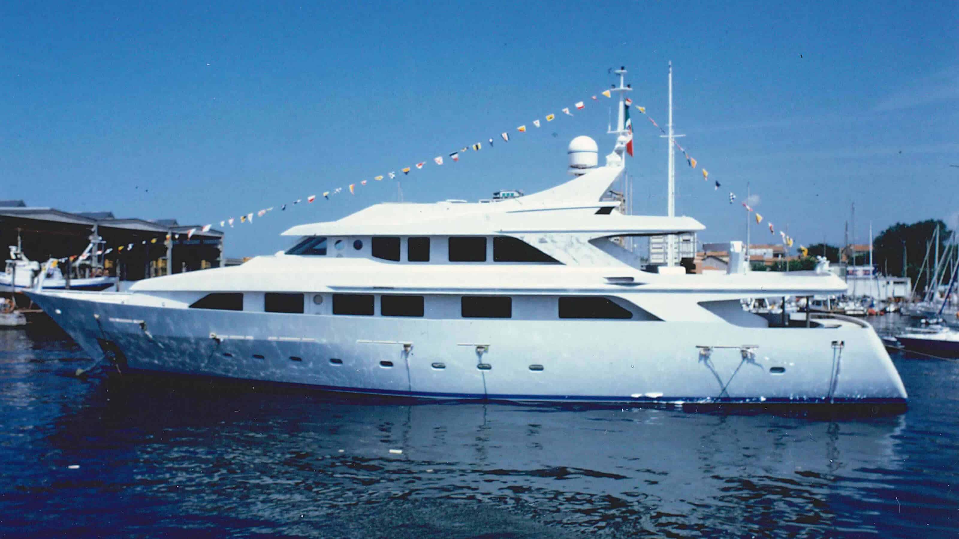 Benetti_Tully_fleet_01