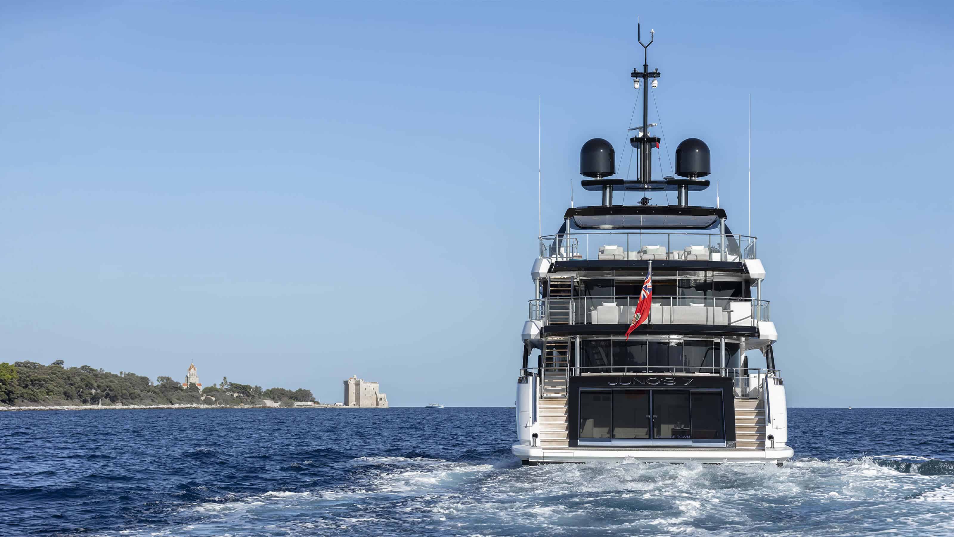 Benetti_Junos7_fleet_01