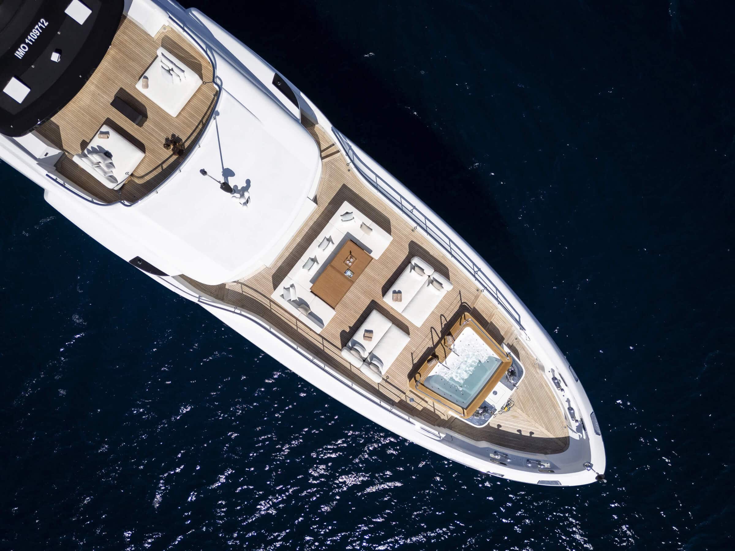 Benetti_Junos7_fleet_02